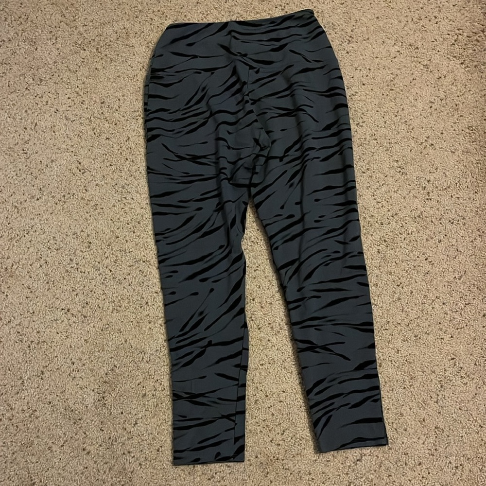 RACHEL ZOE Leggings Gray Black print! Size M NWOT - Picture 4 of 8